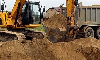 Выкопать яму экскаватором в Сарове от 952 руб. - 2Землекопа-Сро